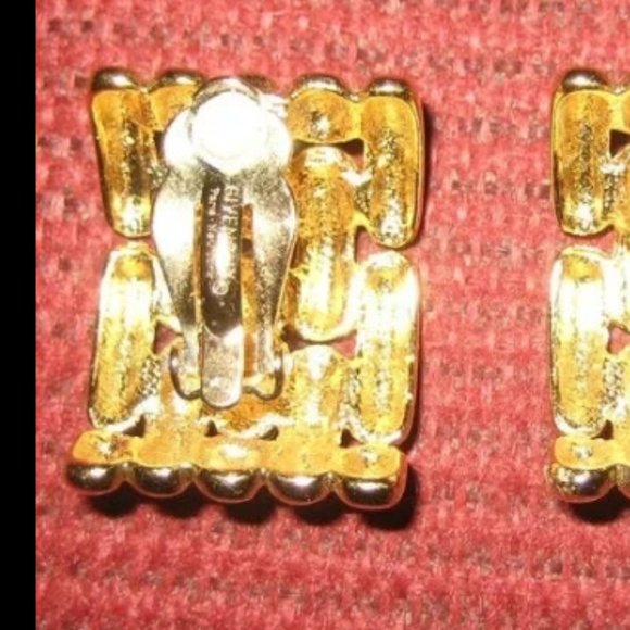 ❤️New BIJOUX GIVENCHY PARIS Gold Clip Earrings 3/4" x 1 1/4" - Picture 3 of 4
